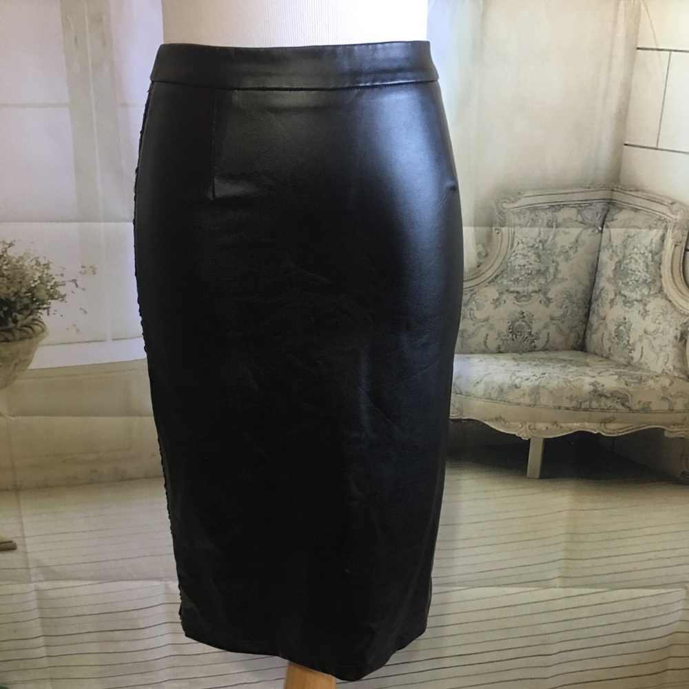 Women Wyldr Black Sexy Tight Skirt with open sides